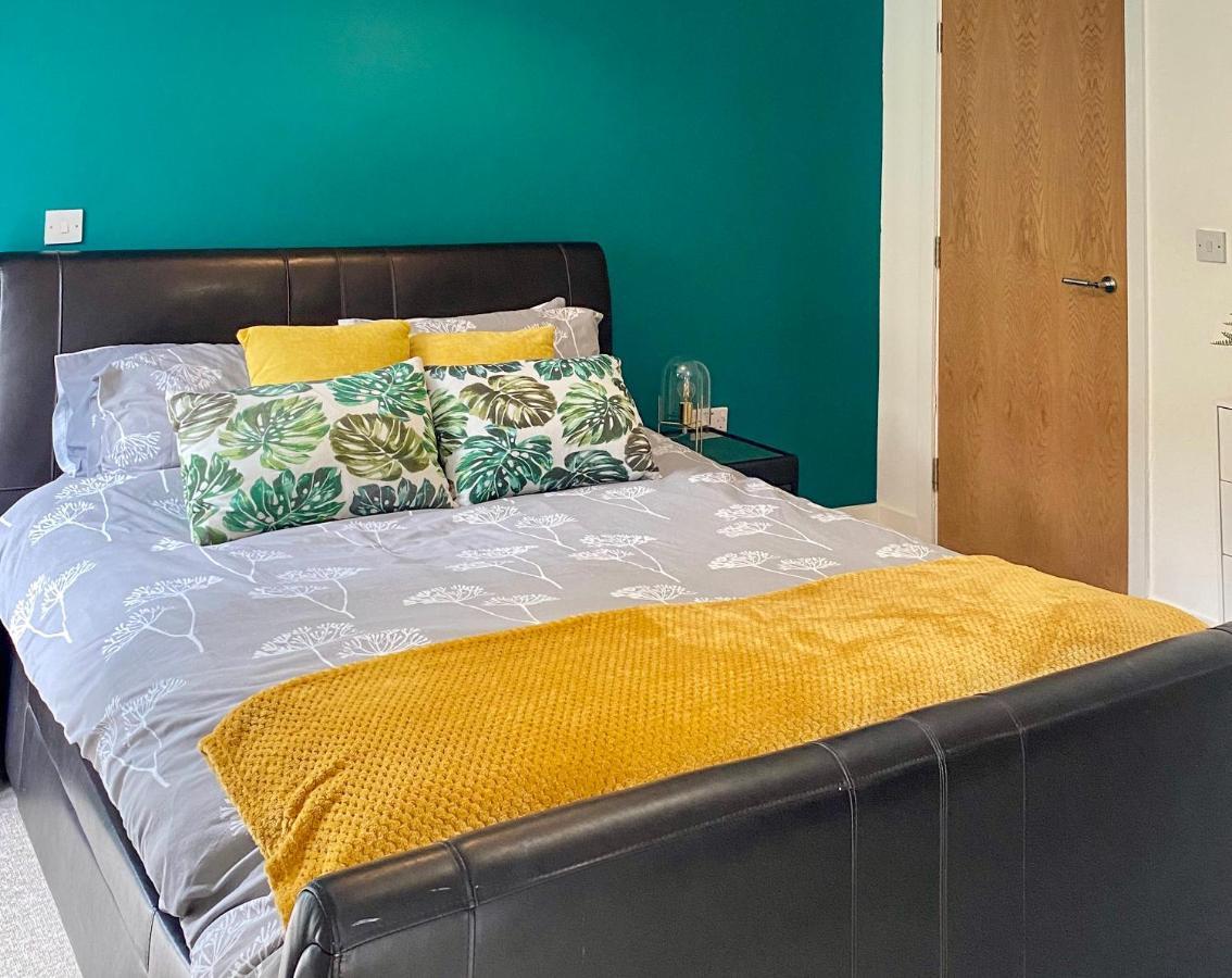 באת' Beautiful, Contemporary 3 Bedroom Apartment מראה חיצוני תמונה