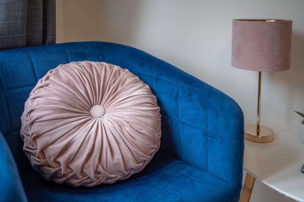 באת' Beautiful, Contemporary 3 Bedroom Apartment מראה חיצוני תמונה