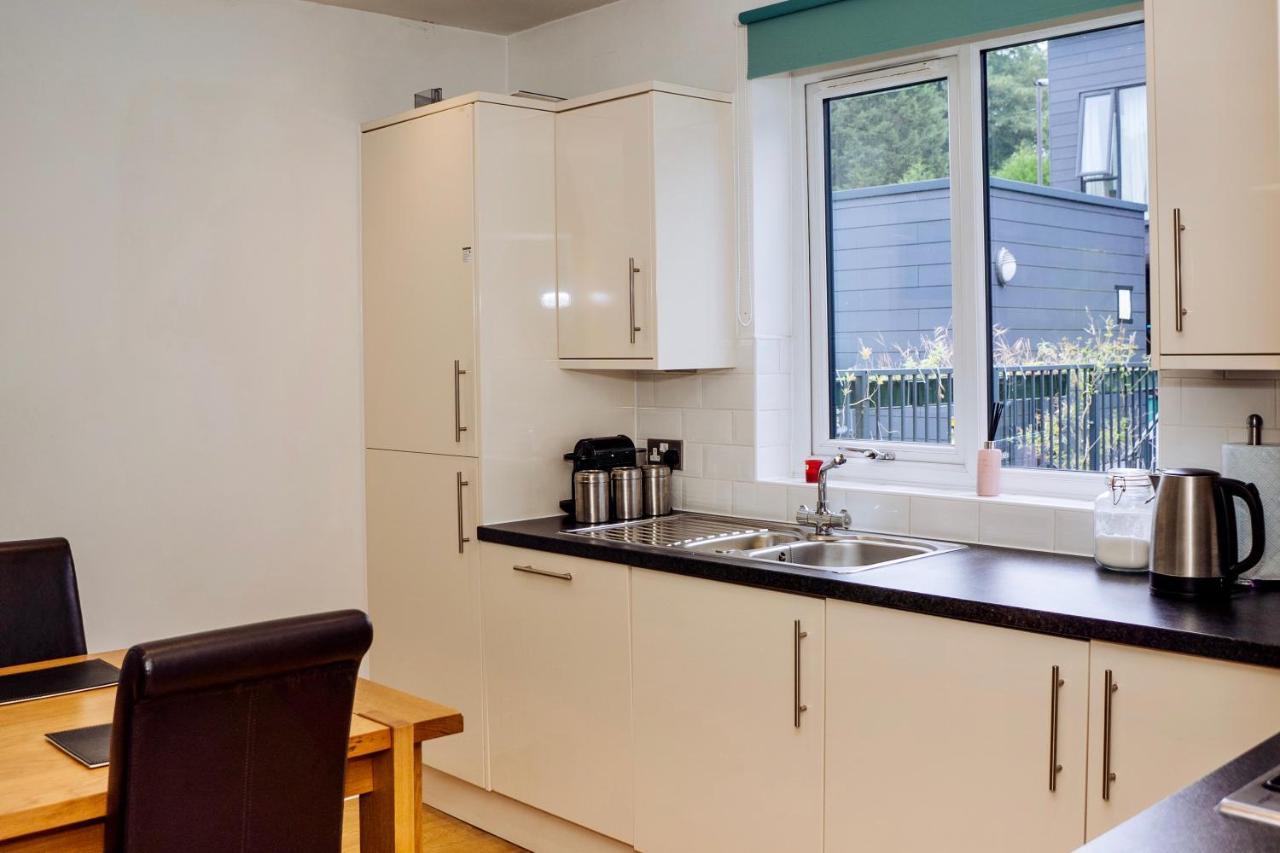 באת' Beautiful, Contemporary 3 Bedroom Apartment מראה חיצוני תמונה